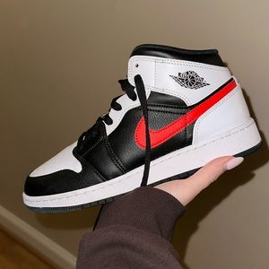 Nike Air Jordan 1 Mid